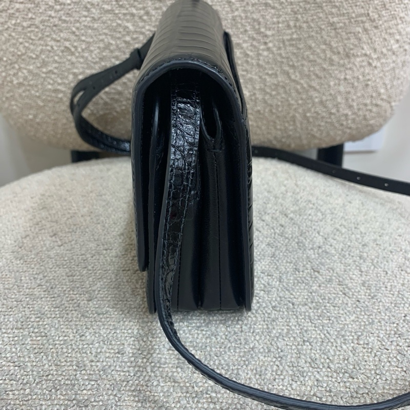 Balenciaga 巴黎世家 黑金鰐壓豆腐包 底長28  🈚附件-1