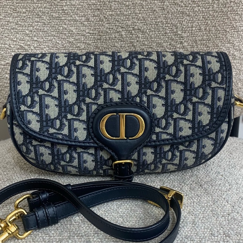 Dior bobby老花新月包 底長21  22年 🈚附件-0