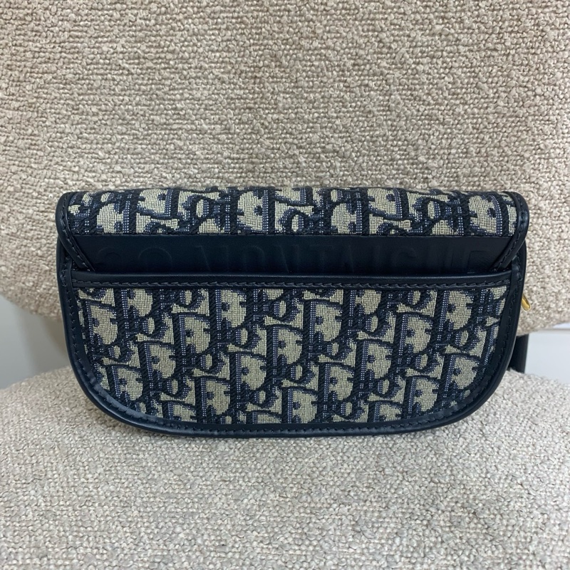 Dior bobby老花新月包 底長21  22年 🈚附件-1