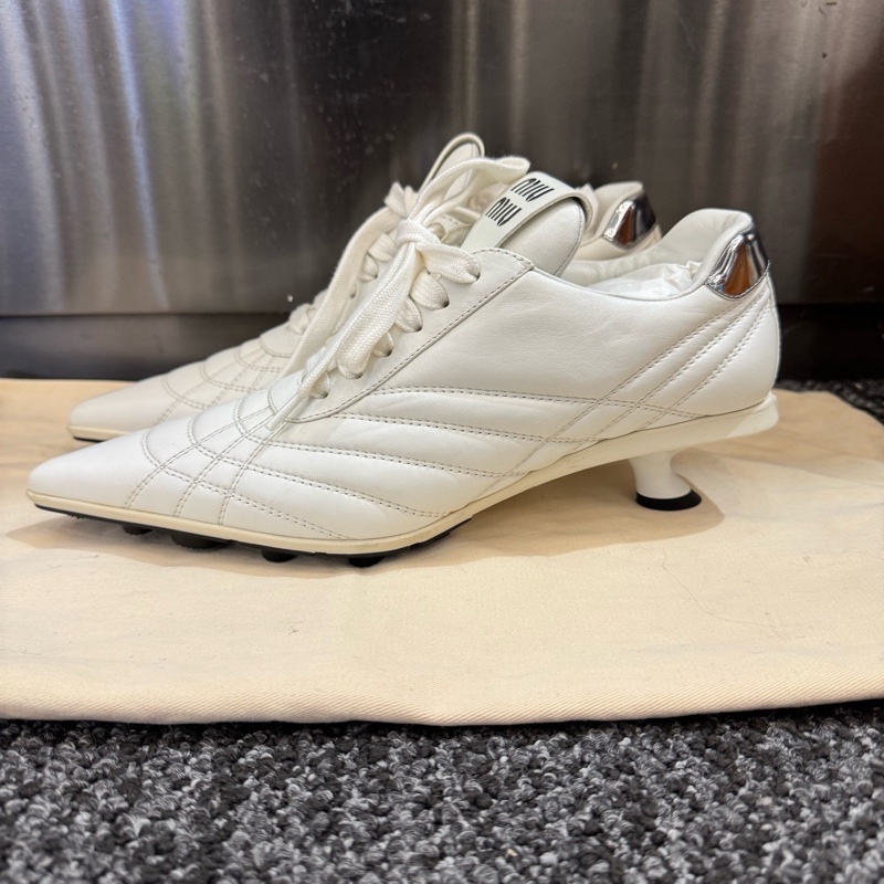 99新Miu Miu/繆繆 尖頭皮面尖頭小貓跟運動鞋 37.5碼 塵袋-1