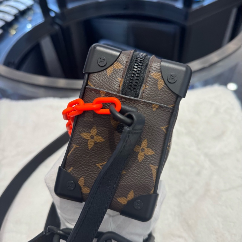 Louis Vuitton路易威登  秀款老花盒子包 soft trunk  男女同款-4