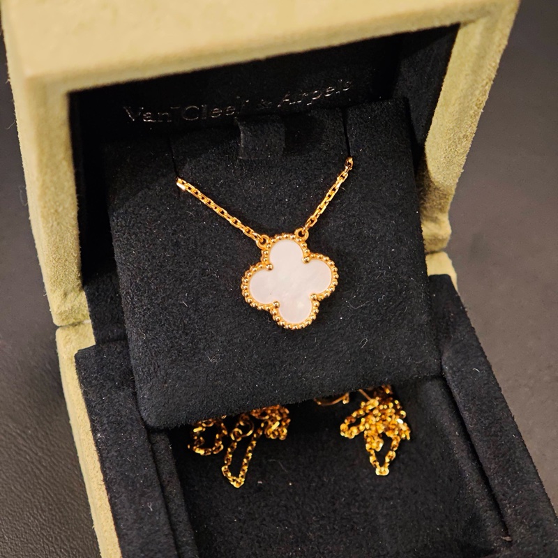 Van Cleef & Arpels 梵克雅寶 Alhambra系列 17年保卡 四葉草項鍊18K黃金材質 白貝母吊墜 中號-1
