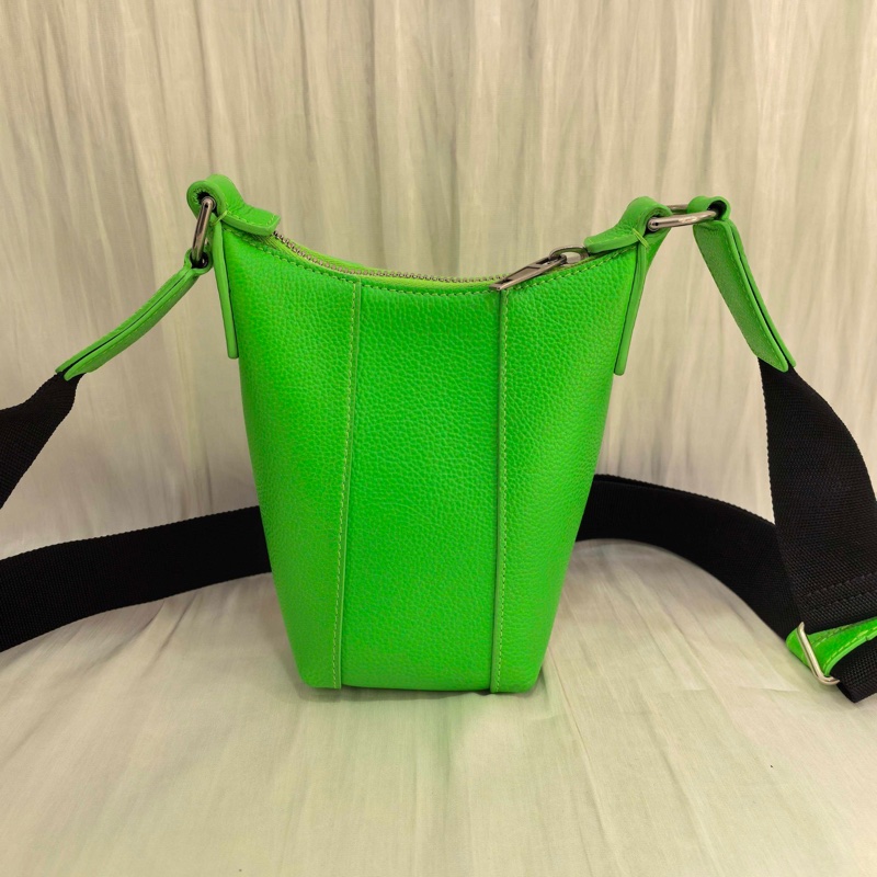 Balenciaga • Hourglass螢光綠字母拉鍊手機包-1