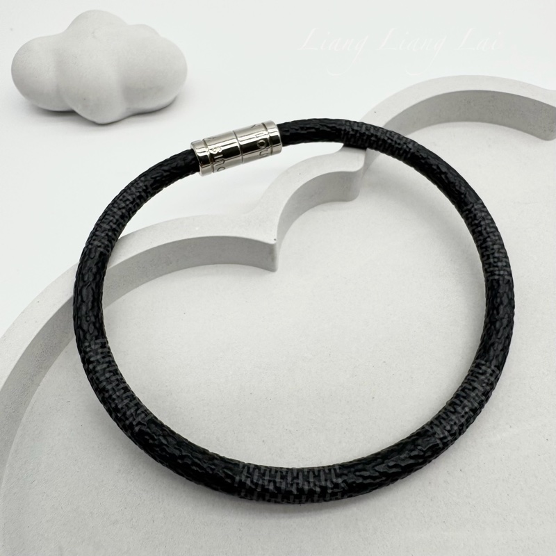 LOUIS VUITTON LV Damier Graphite Keep It 扣式手環-1