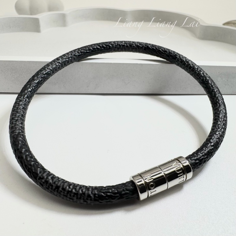 LOUIS VUITTON LV Damier Graphite Keep It 扣式手環-11