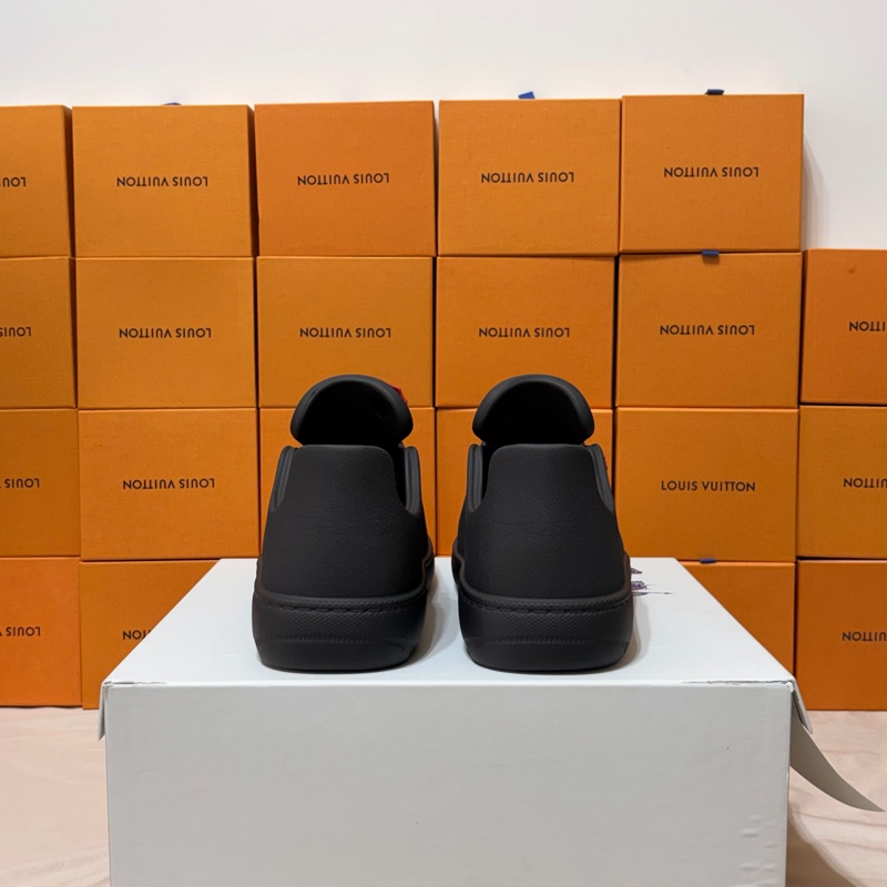 🎁全新閒置 2025新款盒裝 Burberry 巴寶莉 一體成形 戰馬休閒鞋（原價27500）-5