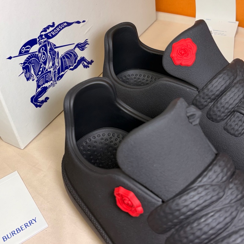 🎁全新閒置 2025新款盒裝 Burberry 巴寶莉 一體成形 戰馬休閒鞋（原價27500）-6