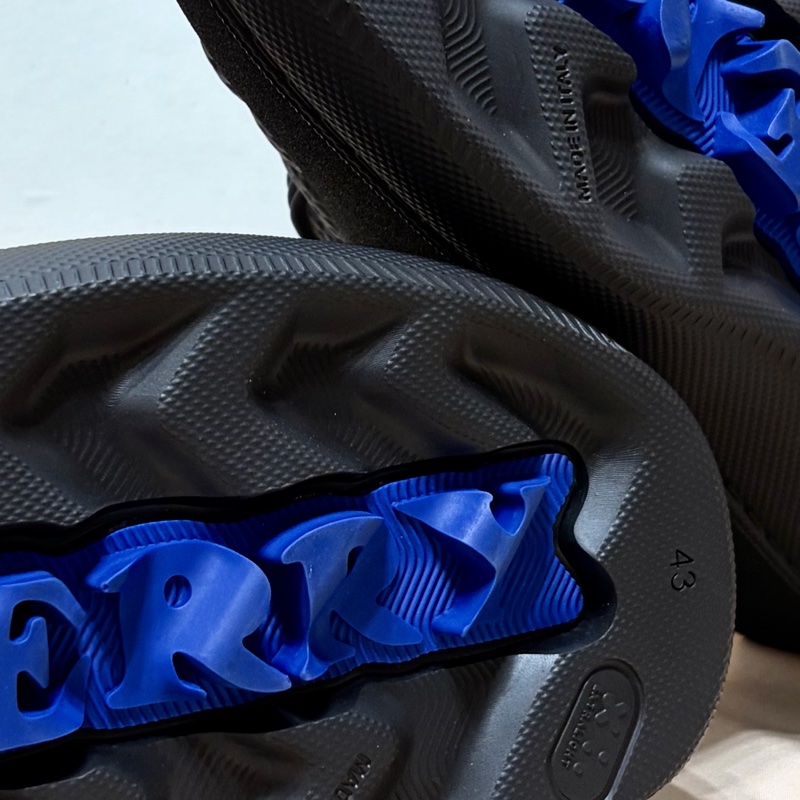 🎁全新閒置 2025新款盒裝 Burberry 巴寶莉 一體成形 戰馬休閒鞋（原價27500）-7