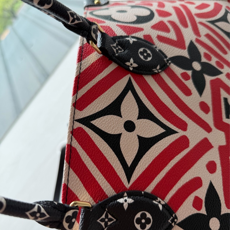 全新Louis Vuitton 花色托特包-3