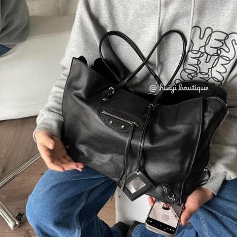 Balenciaga • 經典黑色Papie 牛皮機車托特包