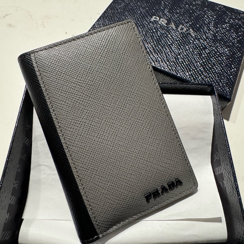 Prada對開式卡夾-1