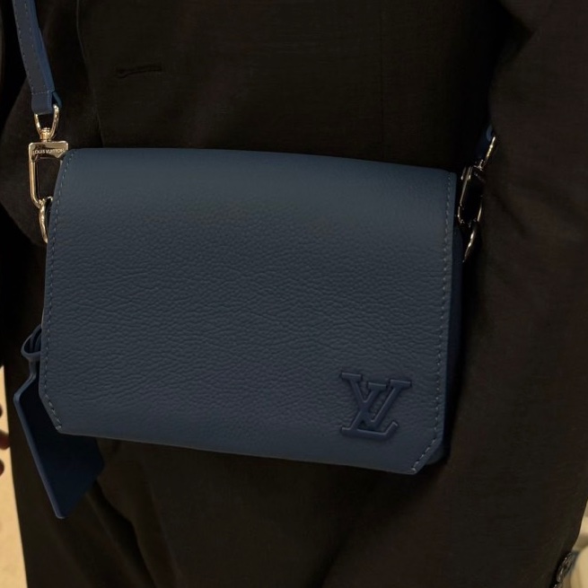 LV Fastline 小方盒包-4