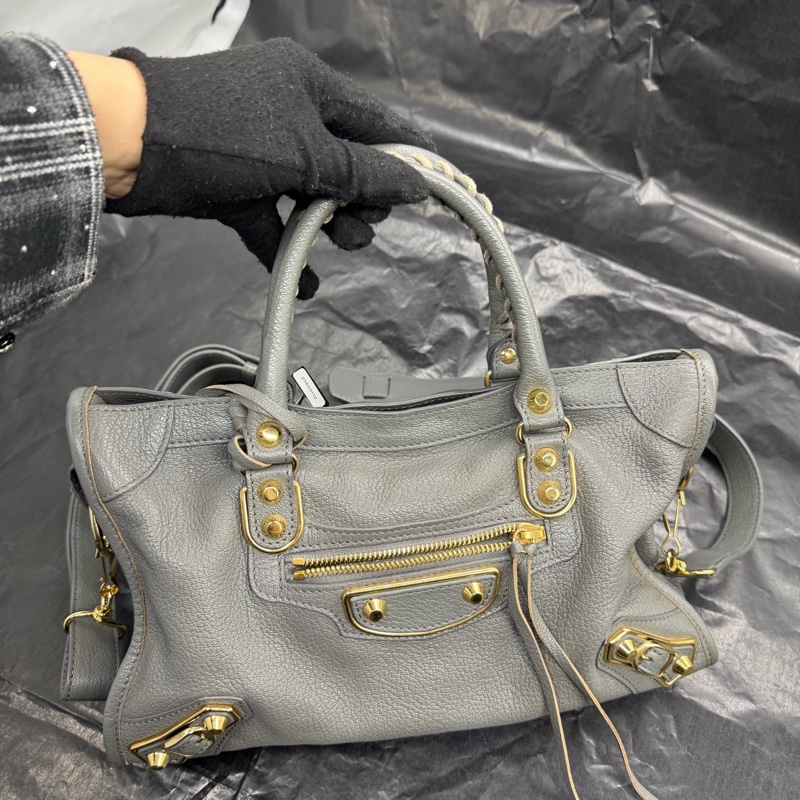 Balenciaga • City 經典水泥灰山羊皮金釦機車包 金釦-3