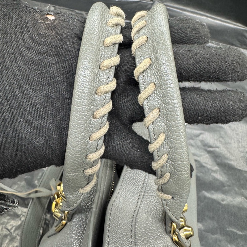 Balenciaga • City 經典水泥灰山羊皮金釦機車包 金釦-5