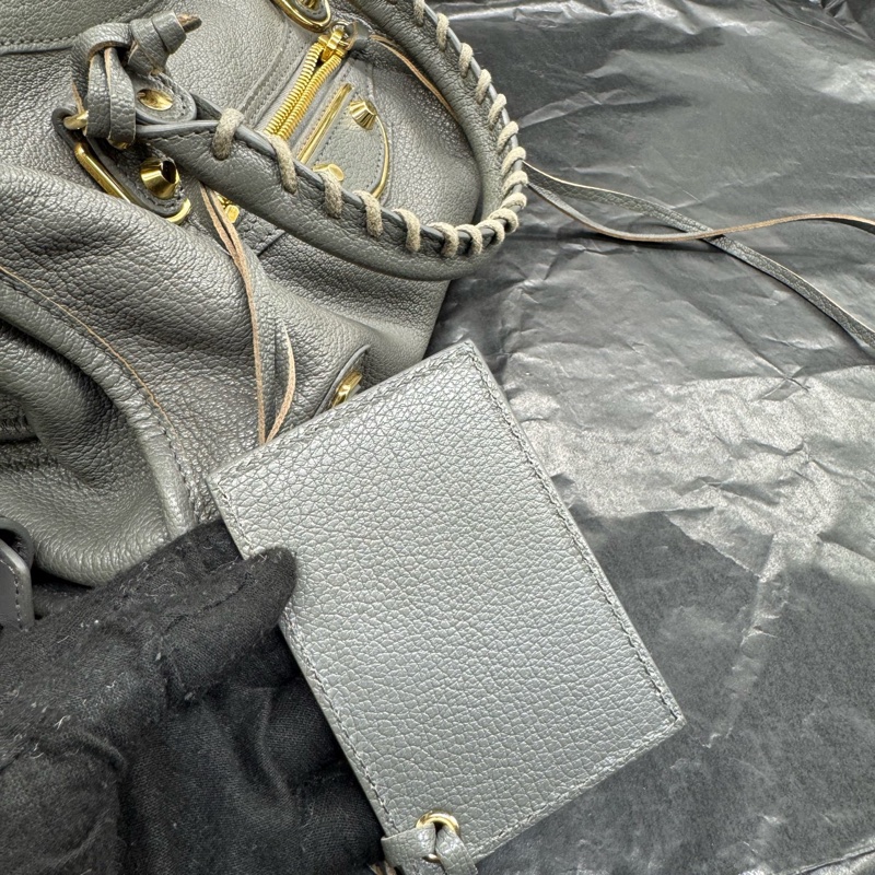 Balenciaga • City 經典水泥灰山羊皮金釦機車包 金釦-11