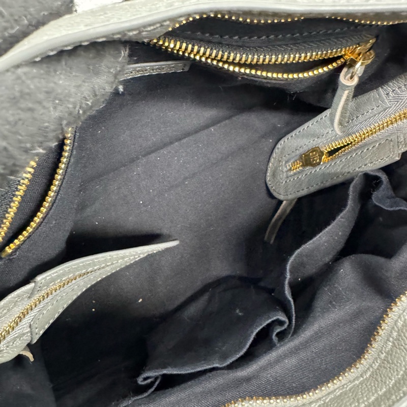 Balenciaga • City 經典水泥灰山羊皮金釦機車包 金釦-15