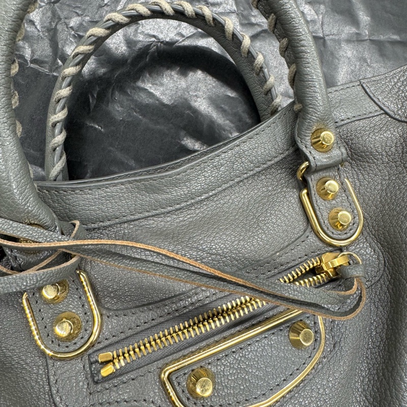Balenciaga • City 經典水泥灰山羊皮金釦機車包 金釦-16