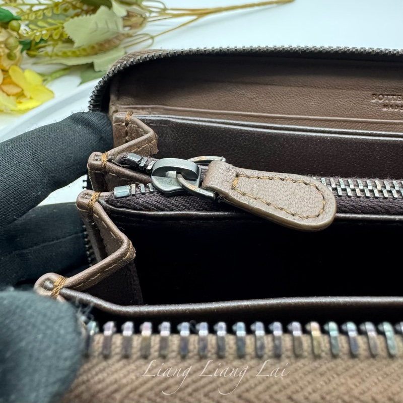 BOTTEGA VENETA BV經典小羊皮編織咖啡棕色拉鍊長夾-10