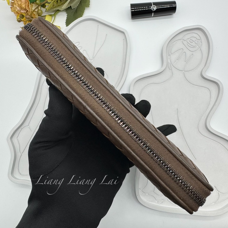 BOTTEGA VENETA BV經典小羊皮編織咖啡棕色拉鍊長夾-17