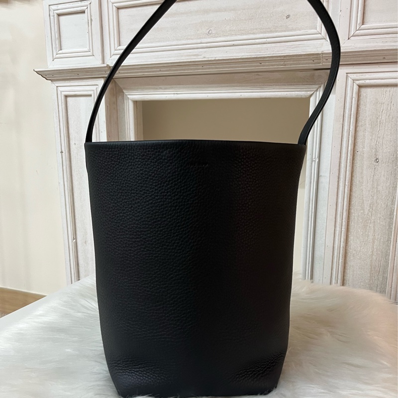 The Row N/S Park Medium Tote Bag 中號 皮革托特包 黑色-0
