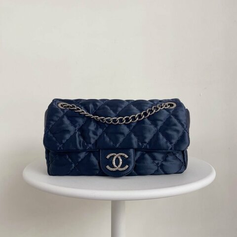 香奈兒/Chanel 緞麵cf  深邃藍做舊銀色五金 鏈條包