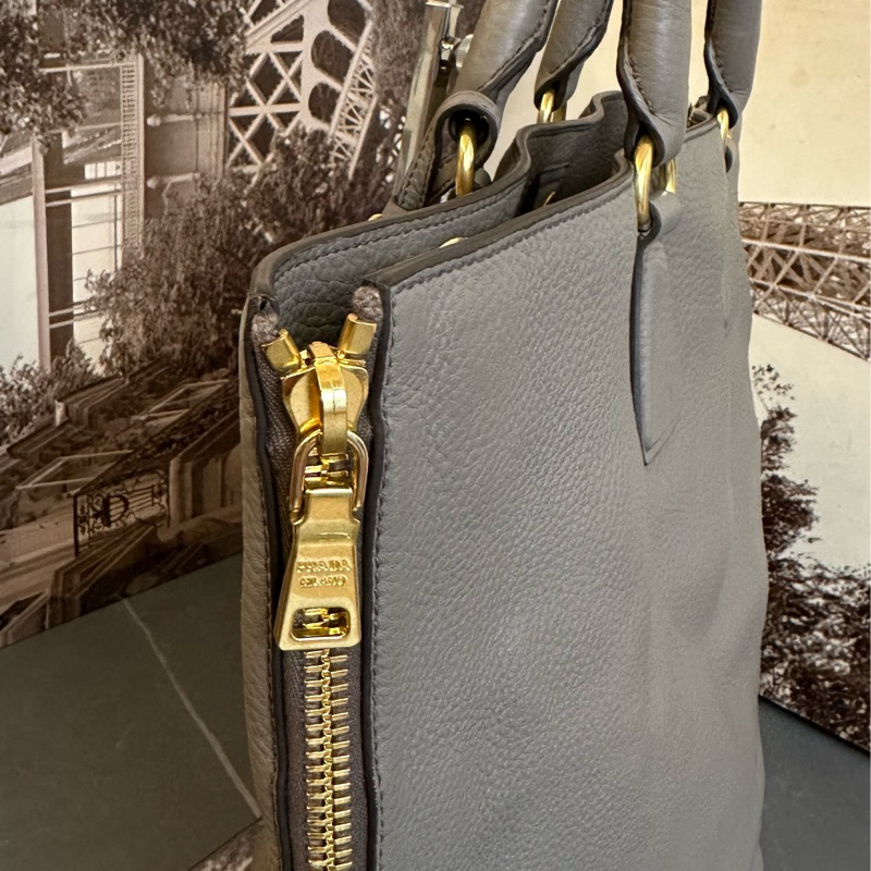 🩵MYMluxurybag🩵 Prada 36.5cm 皮袋 肩背袋 手提袋 斜背袋-8