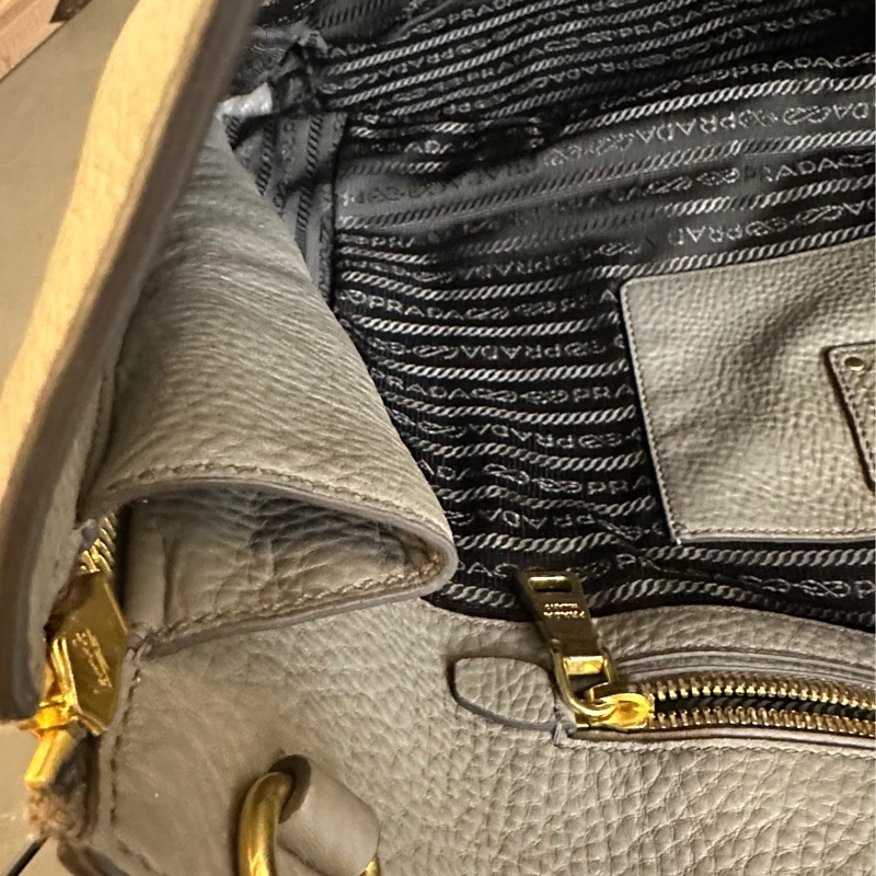 🩵MYMluxurybag🩵 Prada 36.5cm 皮袋 肩背袋 手提袋 斜背袋-21