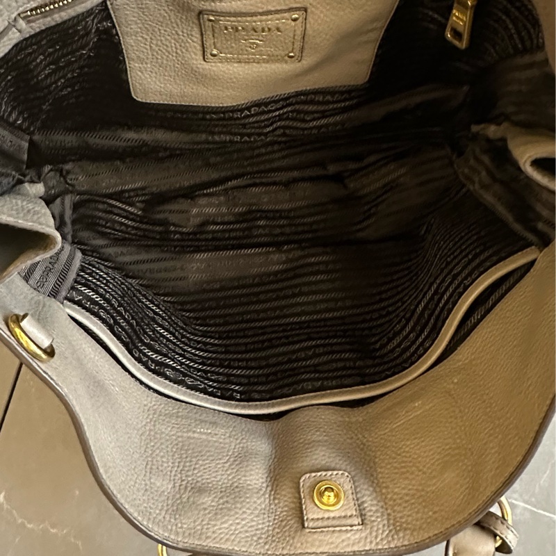 🩵MYMluxurybag🩵 Prada 36.5cm 皮袋 肩背袋 手提袋 斜背袋-24