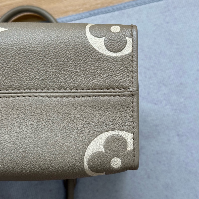 LV on the go 大象灰小號pm ✨最新晶片款-5