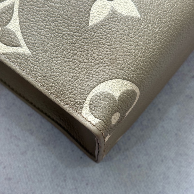 LV on the go 大象灰小號pm ✨最新晶片款-9