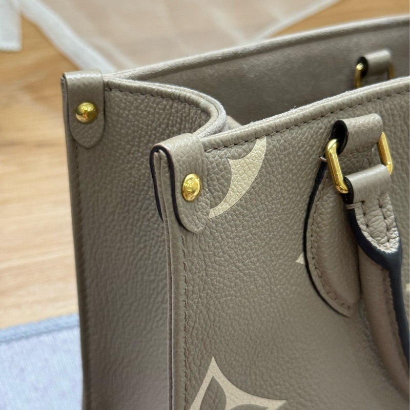 LV on the go 大象灰小號pm ✨最新晶片款-11