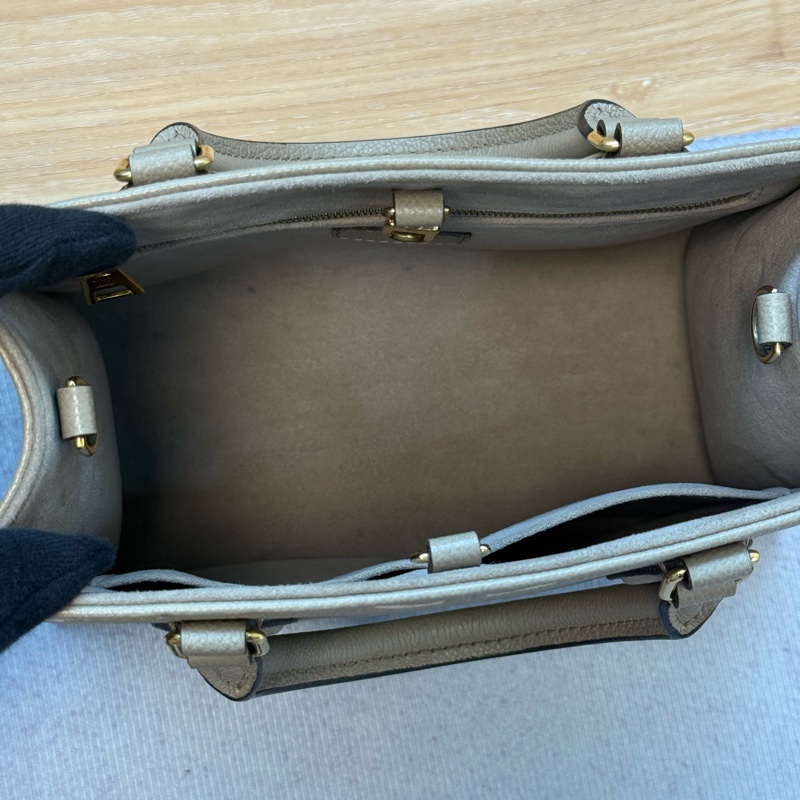 LV on the go 大象灰小號pm ✨最新晶片款-19