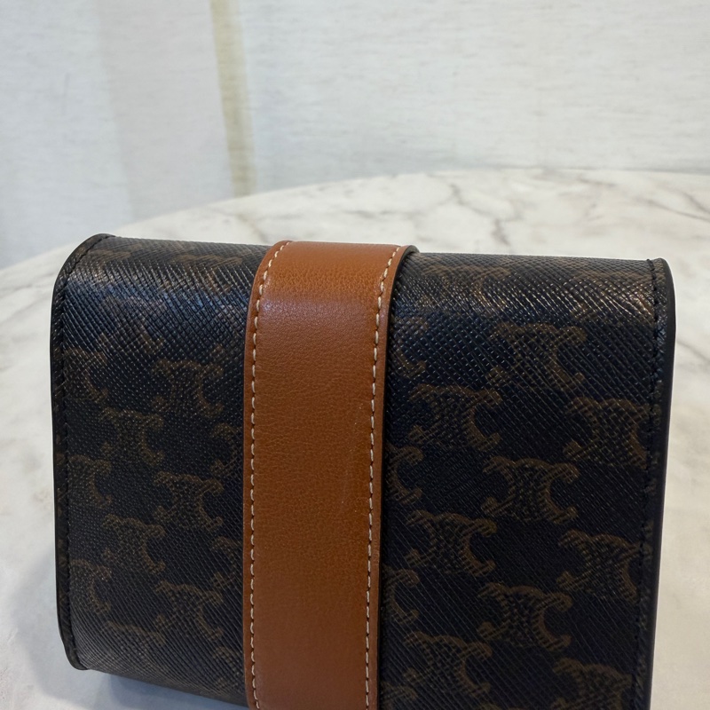 Celine PVC咖牛皮霧金釦三折短夾-2