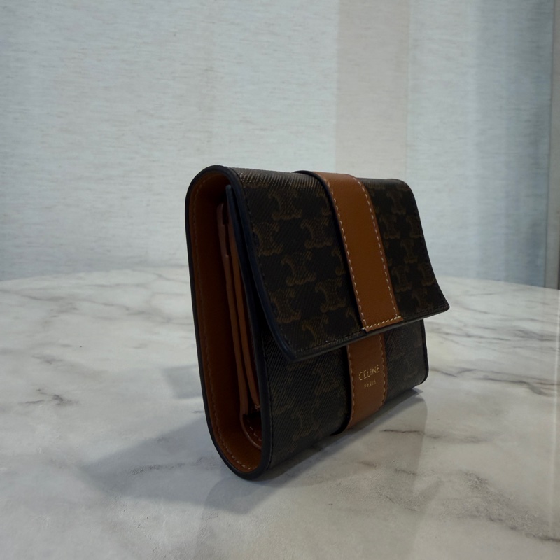 Celine PVC咖牛皮霧金釦三折短夾-3