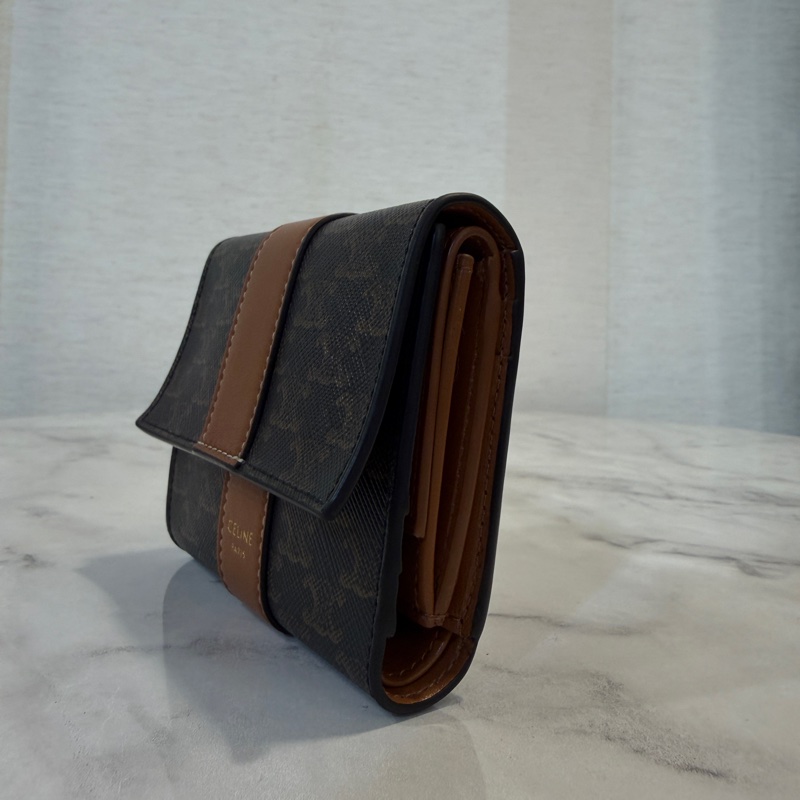 Celine PVC咖牛皮霧金釦三折短夾-4