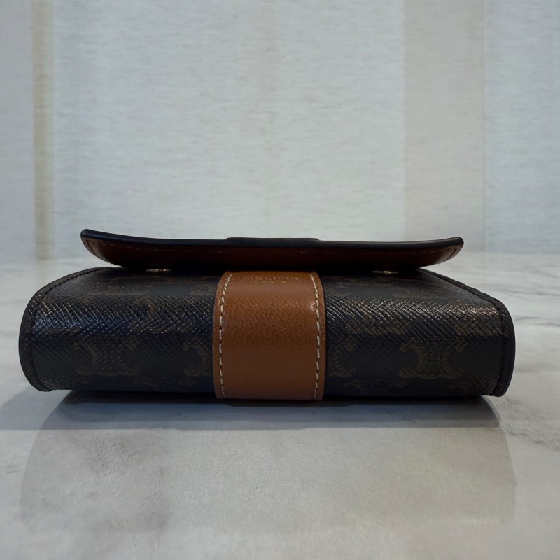 Celine PVC咖牛皮霧金釦三折短夾-5