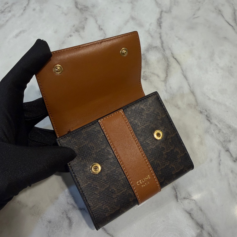Celine PVC咖牛皮霧金釦三折短夾-8