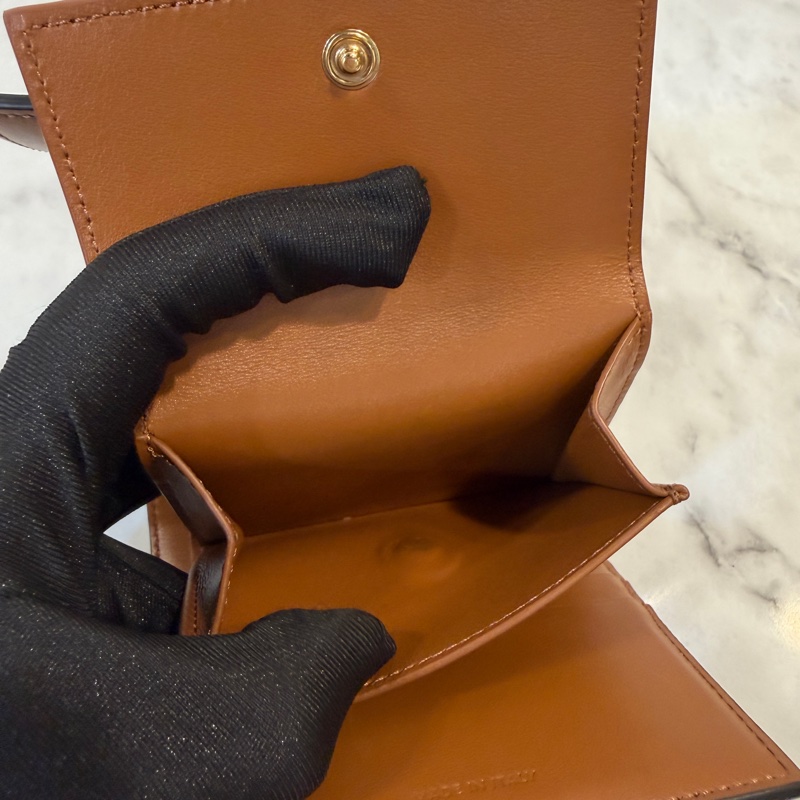 Celine PVC咖牛皮霧金釦三折短夾-12