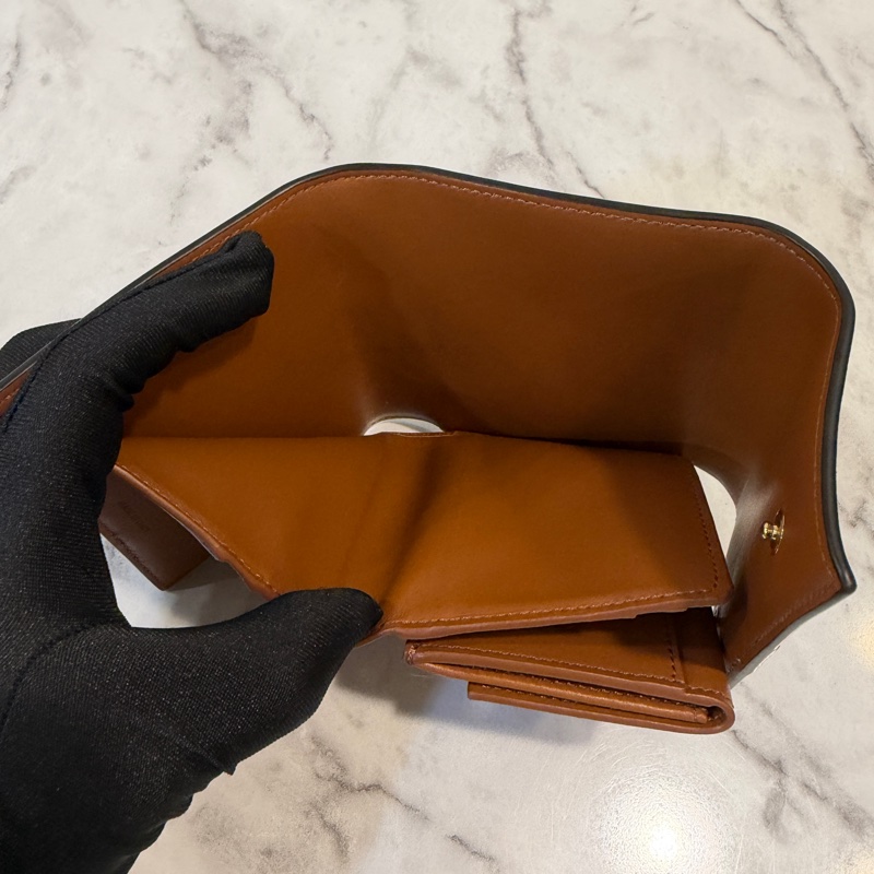 Celine PVC咖牛皮霧金釦三折短夾-13