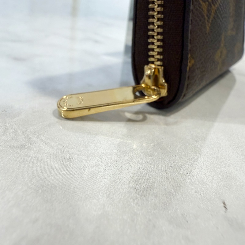 LV 原花金釦ㄇ拉零錢卡包M60067-4