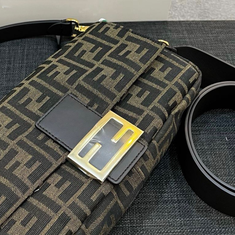 Fendi Baguette ( Brown )-3