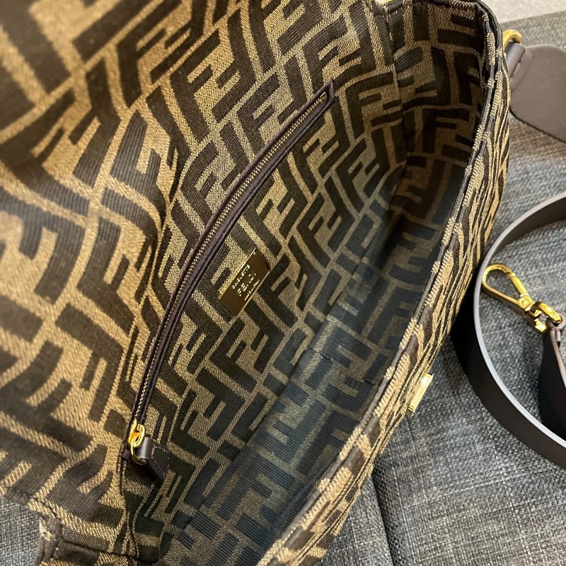 Fendi Baguette ( Brown )-4