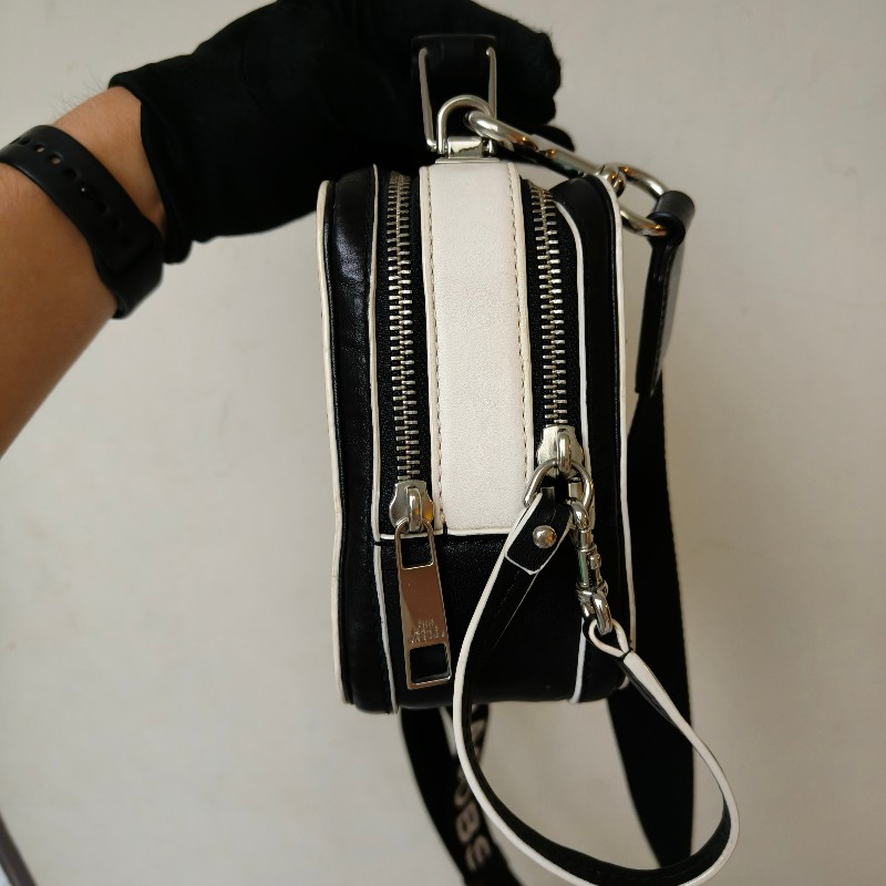 ‼️母親節狂降🫅‼️（原$4800）只到5/10⏰㊣✨ Marc Jacobs✨馬克·雅各布斯 MJ THE MINI BOX BAG20 黑白 牛皮 餐盒包 手提包 肩背包 斜背包/二手精品/二手包/保證正品-4