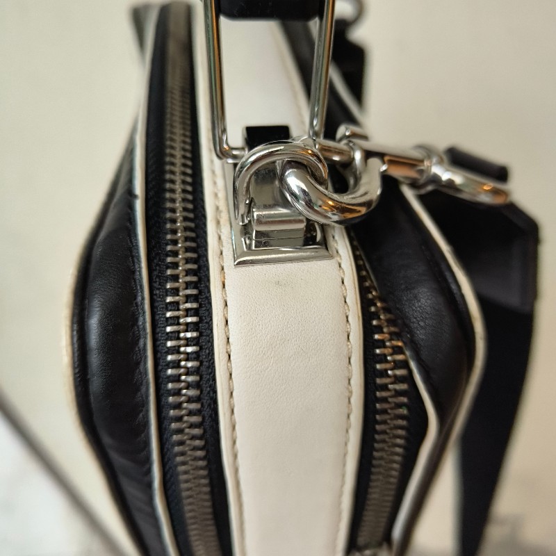 ‼️母親節狂降🫅‼️（原$4800）只到5/10⏰㊣✨ Marc Jacobs✨馬克·雅各布斯 MJ THE MINI BOX BAG20 黑白 牛皮 餐盒包 手提包 肩背包 斜背包/二手精品/二手包/保證正品-28