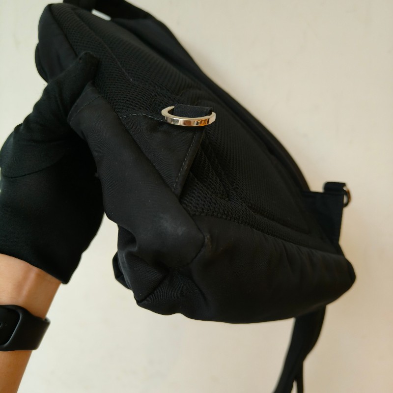 ‼️母親節狂降🫅‼️（原$39800）只到5/10⏰【8成新】㊣✨PRADA✨普拉達 黑色 帆布 口袋 胸前包 單車包 斜跨包/二手包/二手精品🌳二手樹屋🌳-8