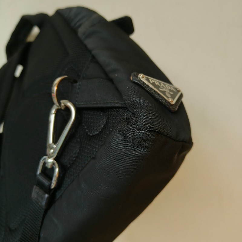 ‼️母親節狂降🫅‼️（原$39800）只到5/10⏰【8成新】㊣✨PRADA✨普拉達 黑色 帆布 口袋 胸前包 單車包 斜跨包/二手包/二手精品🌳二手樹屋🌳-9