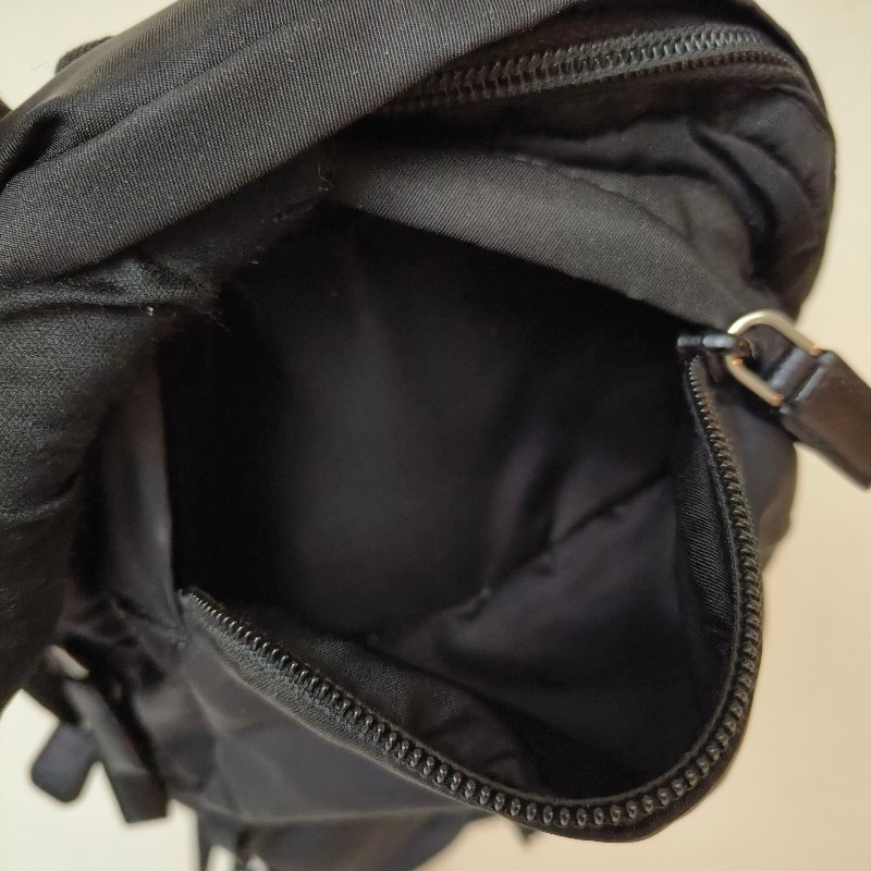 ‼️母親節狂降🫅‼️（原$39800）只到5/10⏰【8成新】㊣✨PRADA✨普拉達 黑色 帆布 口袋 胸前包 單車包 斜跨包/二手包/二手精品🌳二手樹屋🌳-14