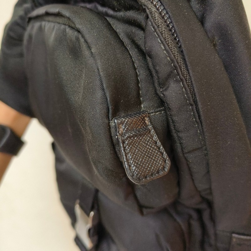 ‼️母親節狂降🫅‼️（原$39800）只到5/10⏰【8成新】㊣✨PRADA✨普拉達 黑色 帆布 口袋 胸前包 單車包 斜跨包/二手包/二手精品🌳二手樹屋🌳-15