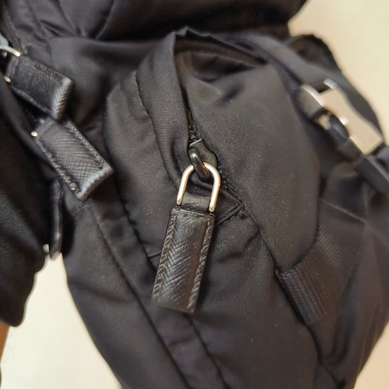 ‼️母親節狂降🫅‼️（原$39800）只到5/10⏰【8成新】㊣✨PRADA✨普拉達 黑色 帆布 口袋 胸前包 單車包 斜跨包/二手包/二手精品🌳二手樹屋🌳-17