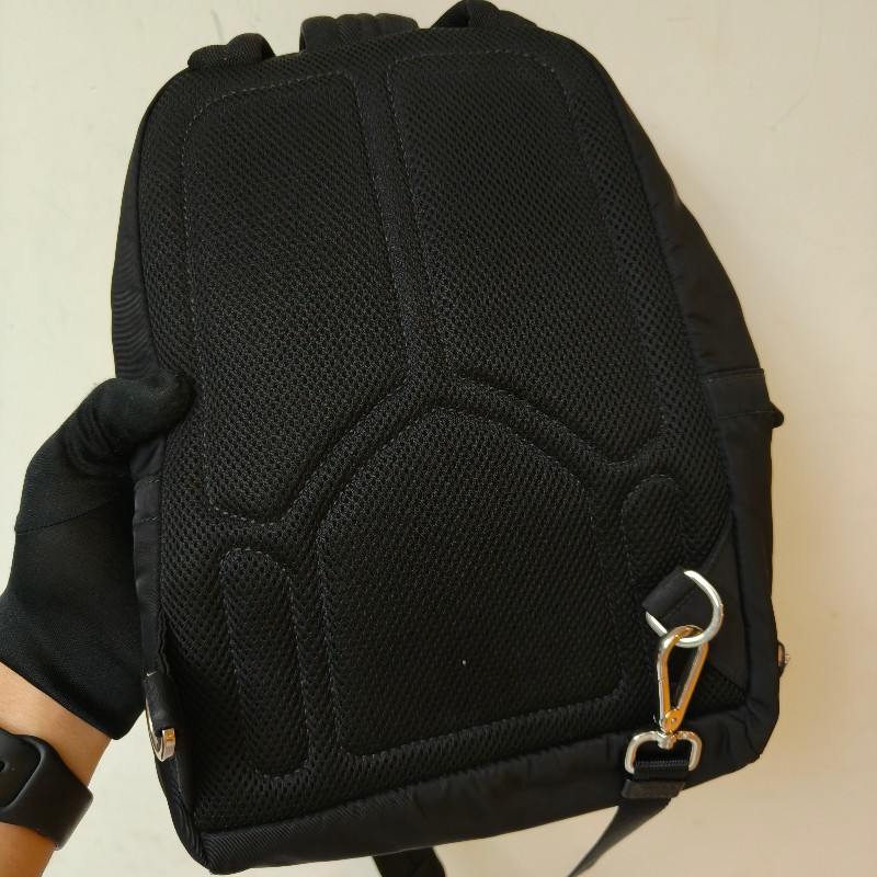 ‼️母親節狂降🫅‼️（原$39800）只到5/10⏰【8成新】㊣✨PRADA✨普拉達 黑色 帆布 口袋 胸前包 單車包 斜跨包/二手包/二手精品🌳二手樹屋🌳-25